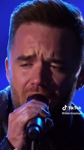 Brian Justin Crum mesmerizes with Radio Head's 'Creep' | AGT Performance