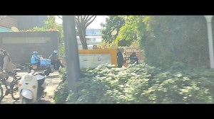 深圳公交64路会展中心地铁站报站