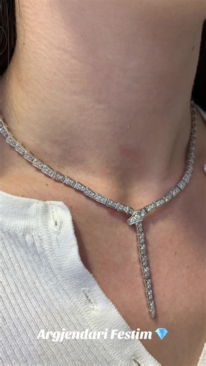 Stunning 18K Gold Diamond Jewelry Collection