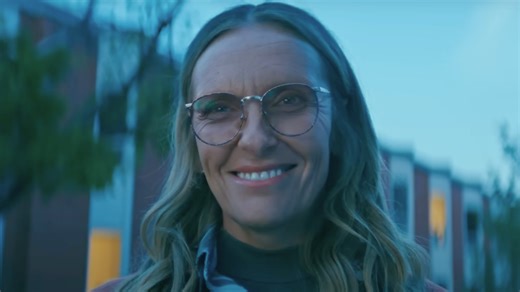 Wayward : Toni Collette plonge dans les secrets sombres de l'adolescence dans la nouvelle série Netflix - CinéSérie