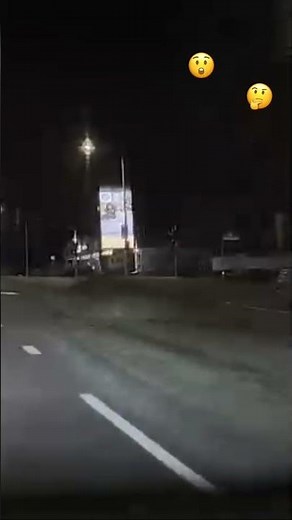 Space junk? UFO 🛸 unidentified falling object? Shooting star press?