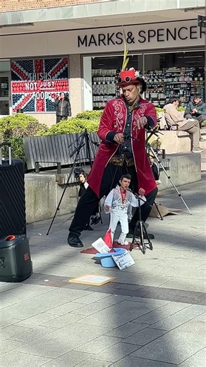 Live Puppet Show you must Watch