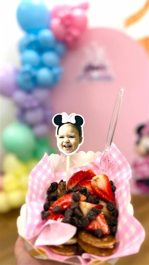 Coastal Events by Katie on Instagram: "Bibbidi bobbidi boo 🪄✨ Balloon magic loading… 🎈💖 Cutouts: @la_pressed_events Venue: @playhub.ca . . . #disneybackdrop #minniemouseparty #orangecountyballoons #backdroprentals #orangecountyevents"