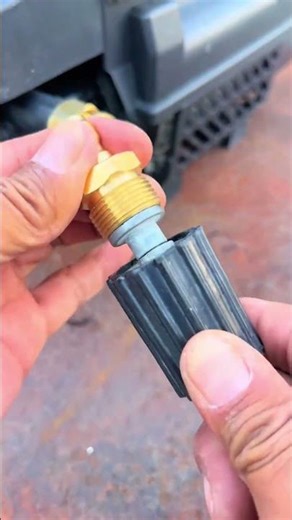 With this little connector accessory, connecting water pipes becomes much easier