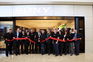 Blog Roundup: SONY Store Arrives at Walt Whitman Shops
