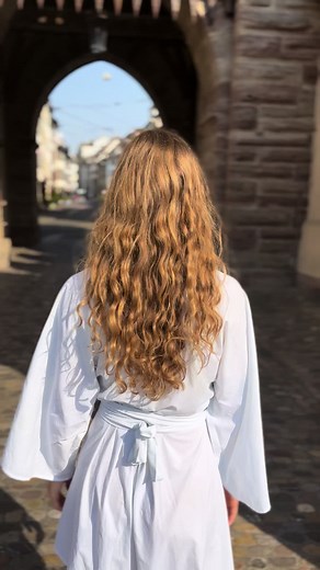 Watch till the end 😝🤪🥰🫶🏻 #model #dancer #photoshoot #internationalmodel #contortionist #bts #photography #behindthescenes #poppyseeddancer #ballerina