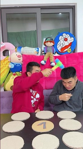 Thử Thách Trí Nhớ Của Gấu Đỏ Và Quân Híp