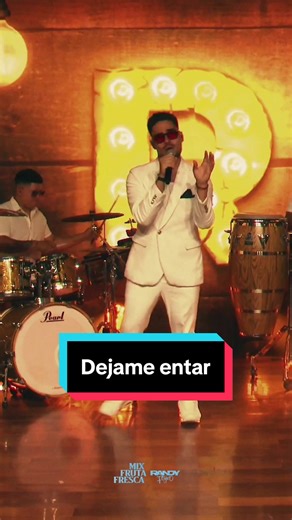 Mix de Fruta Fresca con Carlos Vives y Randy Feijoo