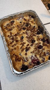 easy spring dessert that is so yummy Berry-filled cake using simple ingredients. #easybaking #baking #yum | Charles Parks