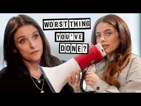 Molly Gordon Interviews Julia Louis-Dreyfus, But It Gets Progressively More Unhinged
