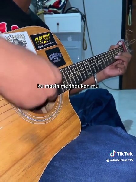 Cover Gitar: Cara Belajar Gitar untuk Pemula