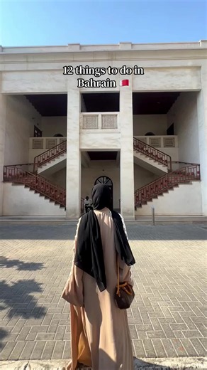 12 things to do in Bahrain 🇧🇭✨ Save this for your Bahrain itinerary because there’s so much more to the island than just restaurants and shopping. From beautiful Islamic architecture and ancient history to vintage finds, waterfront views and a little luxury, these were some of my favourite ways to experience Bahrain. 1. Stay at Jumeirah Gulf of Bahrain Resort & Spa ✨ If you want a quieter side of Bahrain, this is such a beautiful escape. The resort sits away from central Manama on Bahrain’s so