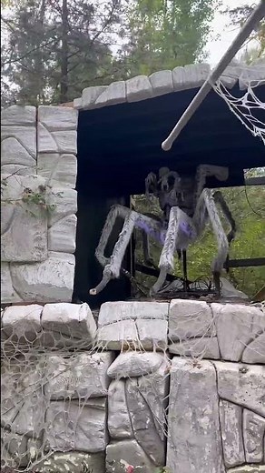 🎃 Scariest Haunted Hay Ride Ever! Giant Spider Animatronic at Saunders Farm 🕷️#hauntedhayride