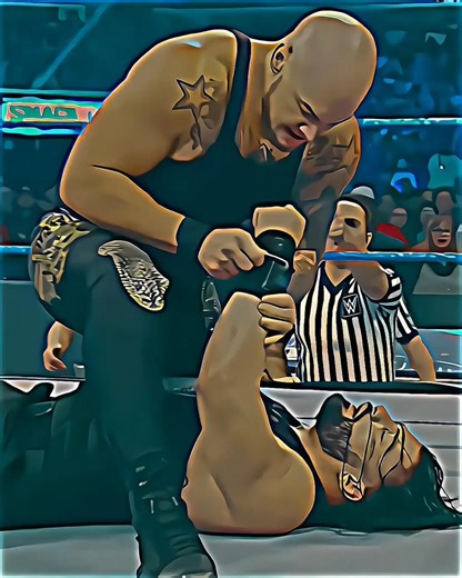 𝐁𝐫𝐨𝐭𝐡𝐞𝐫𝐬 𝐜𝐨𝐦𝐞 𝐟𝐨𝐫𝐰𝐚𝐫𝐝 𝐢𝐧 𝐛𝐚𝐝 𝐭𝐢𝐦𝐞𝐬 😈🫂 #wwe #romanreigns #theusos #wweshorts #shorts