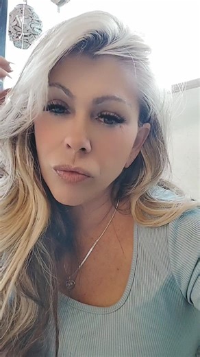 #MrsHoneybee #amor❤️ #loveyou #goodvib@Paulvorwärts.🍯🐝TL❤️ @Jonathan♥️Team Love♥️ @Doris❤️TeamLove❤️ @Der_Programmierer❤️TeamLove❤️ @manuela B.❤️TeamLove ❤️ es💕 #fvp @Vanessa TEAMLOVE♥️