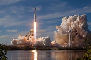 Boeing e NASA parabenizam lançamento bem-sucedido do Falcon Heavy, da SpaceX