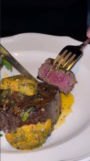 One of the most iconic steakhouses in Las Vegas! This is Bavette's Steakhouse at park mgm