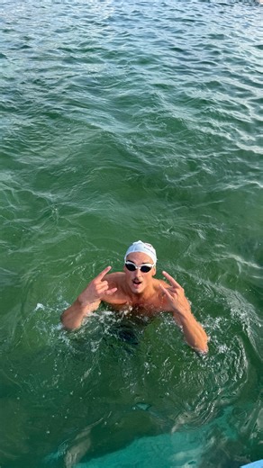 Tempr on Instagram: "I keep saying to Tom if this fails (which I DO NOT think it will cause I’m to give it my life and more) then at least we’ve worked with a beautiful group of individuals on the journey and given it a real crack. Feeling pretty dang lucky for everyone I’ve met throughout my life and just keep thinking it’s crazy that what I’ve decided to start my business as links to so many different jobs I’ve had / people I’ve met and skills I’ve picked up. Jess and Gabs were my first corpor