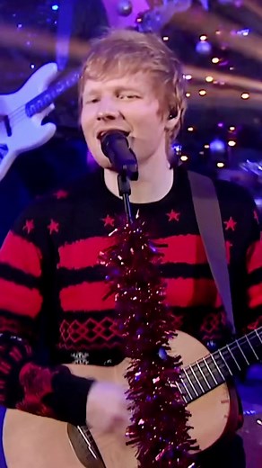 How amazing was this performance of ‘Merry Christmas’ by @Ed Sheeran and @Elton John on #TheOneShow 🤩🎄✨ #bbc #christmas #bbciplayer
