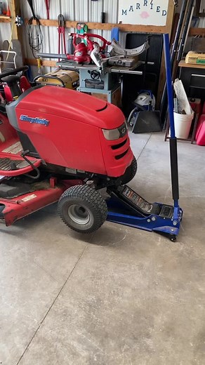 Front wheel bearings and spindle replacement #simplicity #fordtractor #lawnmower #repair #doneright #mechanic #geterdone