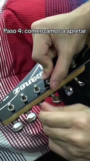 Cómo poner cuerdas de guitarra eléctrica 🎸