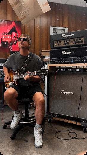 Some highlights of my visit to the @bogner_amps HQ today with the devil himself @sonicfragrance. Trying the new Bogner Ecstasy, pretty epic sounding amp! 🔥 Alguns highlights da minha visita hoje à sede da @bogner_amps com o próprio Reinhold @sonicfragrance. Experimentando o novo Bogner Ecstasy, um amplificador com um som épico! 🔥 . . . . #rafaelmoreira #guitarplayer #lead #gibson @gibsonguitar #gibsonlespoaul1959vos @ernieball | Rafael Moreira