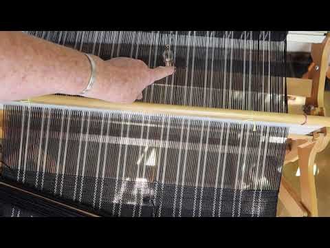 How to mend a broken warp thread