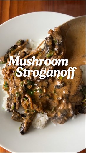 City Harvest London on Instagram: "This silky, smoky and savoury portobello mushroom stroganoff recipe takes just 20 minutes! SAVE this post for quick AND healthy weeknight dinner inspo 🍄 Inspired by our Depot Finds episode featuring @brucewhitelimited portobello mushrooms, these meaty and savoury mushrooms lend themselves to a number of hearty dishes, including this comforting stroganoff recipe. INGREDIENTS (Serves 2-3 people): Half a tbsp olive oil 1 medium white onion, finely sliced 2