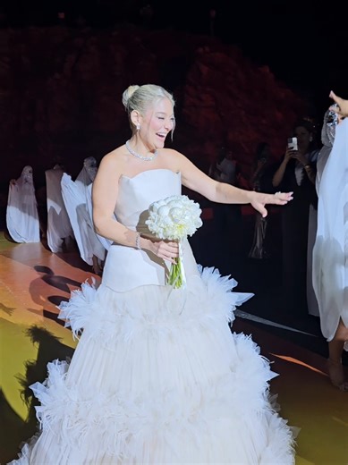 Stunning Lebanese Wedding Dance with Belly Dancers