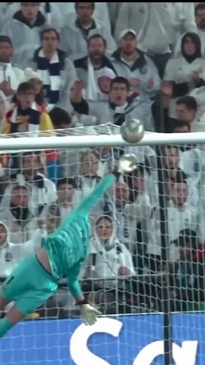 Aquelas defesas inacreditáveis #futbol #Soccer #JogoBonito #FutebolArte #Gol #futebol #futebolbrasileiro #viral #fyp #reels #brasileirao #libertadores | Play Futebol