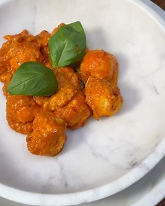 The Pasta Queen on Instagram: "Have you tried Ricotta balls? It’s Sunday, let’s make a beautiful sauce and immerse these deliciously round ricotta balls. Versions of this are popular in the south of Italy where they have plenty of ricotta cheese. Ingredients! Balls 400 grams of ricotta, 90 grams of breadcrumbs, 100 grams pecorino cheese, 1 egg, a bunch of fresh parsley, salt and pepper to taste. Sauce 2lbs crushed tomatoes 1 minced garlic clove 4 tbs extra virgin olive oil 4 basil leaves Salt to