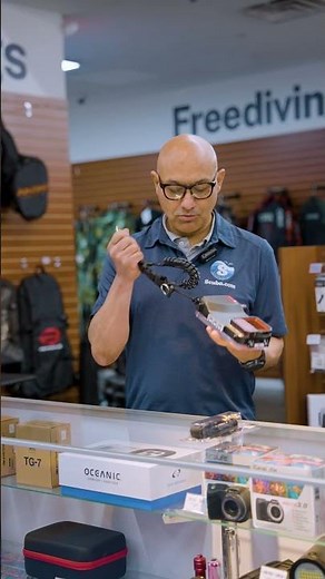 Best Way to Attach a Smartphone Housing to BCD for Underwater Content | Quick Tips | Scuba.com