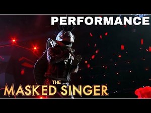 Turtle sings “Kiss From A Rose” by Seal | The Masked Singer | Season 3