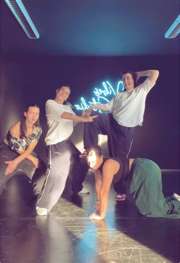 Welcome to the ✨Vibes Studio ✨ #dance #trends #dancetrend #vibesstudio #fyp #foryoupage #fürdichpage #dancestudio #moers