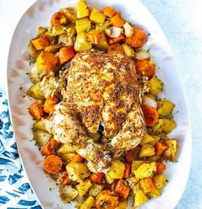 This is the easiest Instant Pot Whole Chicken you’ll ever make! The spice rub is just like rotisserie chicken and you can cook the vegetables at the same time. • 417 calories/6 freestyle points per serving • PRINT RECIPE>>>https://eatinginstantly.com/easiest-instant-pot-whole-chicken/ | Eating Instantly - Healthy Instant Pot Recipes