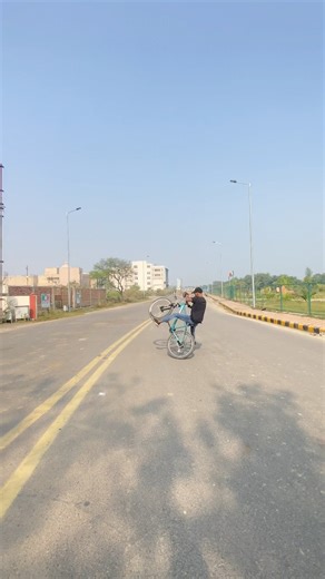 ￼handspin😲🥶,,,#cyclestunt #freestyle #viralvideos #ytshorts #rdcycles #subscribe