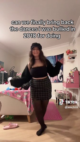 Kawaii Aesthetic: Remembering 2018 TikTok Dances