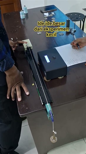 practice of accelerating the motion of objects as a speed sensor test #arduino #students #sensors