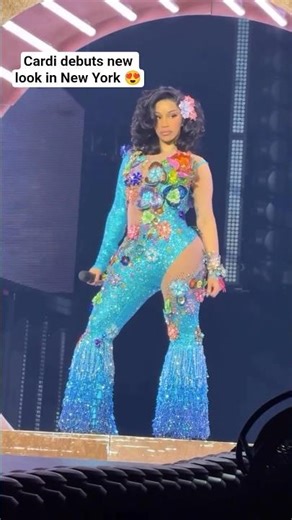 Cardi debuts new look in New York 😍