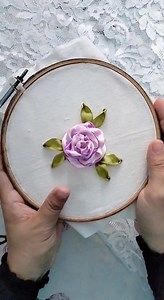 New tutorial to make a simple flower for your ribbon embroidery project | Asnimar Embroidery