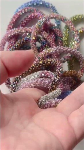 ビーズアートショー横浜で並べる、バングルシリーズです❗️激安で販売♡重ね着けも楽しめます♡ #ハンドメイド #アクセサリー