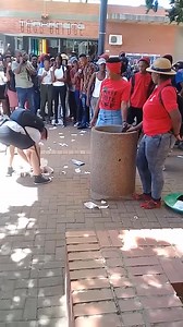 💔💔💔abahambe kodwa le angiyivumi. Singabantu sifundiswe ubuntu. Ngicela kuma lapho kodwa le ibuhlungu angifuni ukungasho💔 | Bobo Mbele