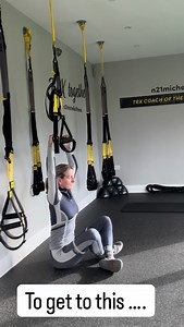 You don’t just do TRX Hinge Pull Ups — you earn them. In this reel I’m showing the TRX pull up in two different positions, but the real magic happens before this. To build the strength, control and confidence needed, you start with the hinge pull exercise first. Same pattern, scaled load, better form. Progressions matter. This is how you get stronger without guessing, rushing or compensating. 👉 Want to learn how to build up properly? Join a workout with me live or train anytime with my on-deman