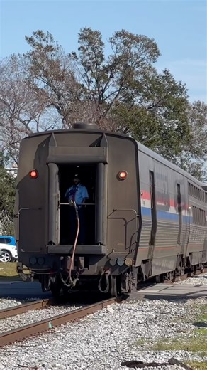 #P42 Genesis & #ALC-42 Charger Shoving 41 #Amtrak “Floridian” Through Ybor City #railfanning