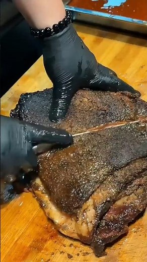 Juicy Smoked Beef Brisket — Tender, Smoky & Melting Perfection 🔥🥩