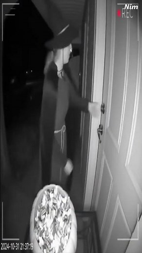 The Last Candy Fight on Halloween #cctv