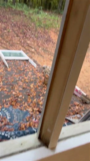 Installing MI vinyl replacement windows today😁