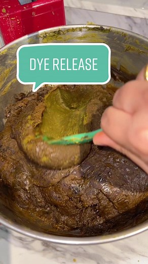 Natural Henna Dye Release Process Explained