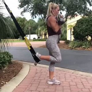 TRX Full-body by @passionfitness4life . . . Perform each exercise for 10 reps. Go for 3 rounds. . Vieni a scoprire TRX l'unico e l'originale e l'attrezzatura funzionale: https://shop.planetfitnessitalia.com/allenamento-funzionale-22.html Se vuoi diventare un trainer certificato TRX ecco il calendario corsi: https://shop.planetfitnessitalia.com/formazione/trx-corsi.html #trxitalia #trxtraining #trxworkout #trxcore #trxfullbody #trxhome #homeworkout #suspensiontraining #wearetrx #education #movebe