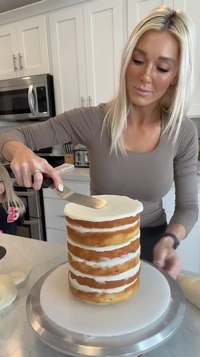 Cake Details: Speckled Robin Eggs Cake (just in time for Easter!) Flavor- Sprinkle Cake Frostings- Vanilla American Buttercream Colors used: @Chefmaster Sky Blue (very small amount) Piping Tip with Bag used: @wiltoncakes piping tip 1M tip 20” piping bags Cake Toppers- @cadburyusa mini milk chocolate eggs. For the Speckles, I mixed a very small amount of Vanilla extract with 1-2 drops of food color. Mix well. Then find a good clean food safe toothbrush, dip in black paint mixture and speckle the 